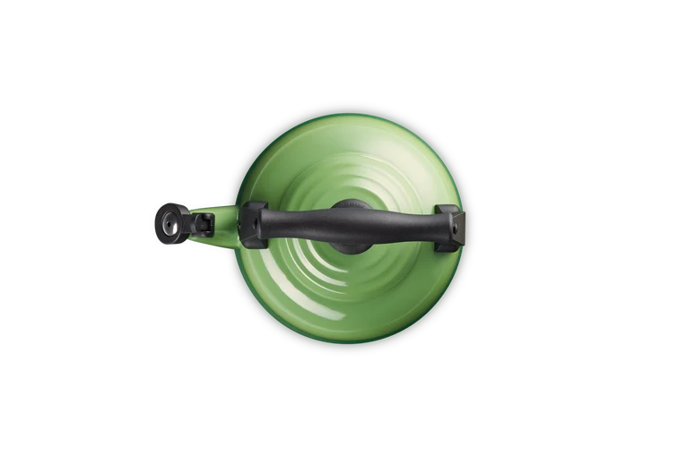 Le Creuset Traditional Kettle 2.Ltr Bamboo Green - Image 4