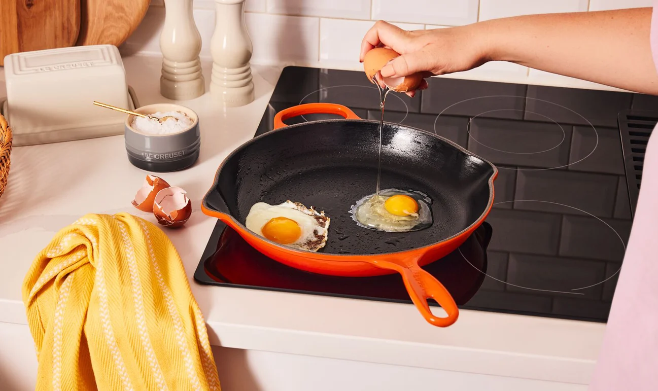 Le Creuset 23cm Signature Round Skillet Blue Riviera - Image 7