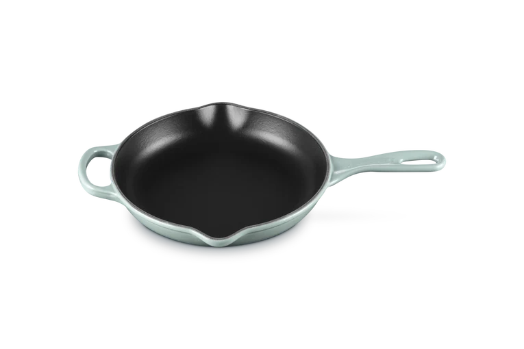 Le Creuset 23cm Signature Round Skillet Sea Salt - Image 2