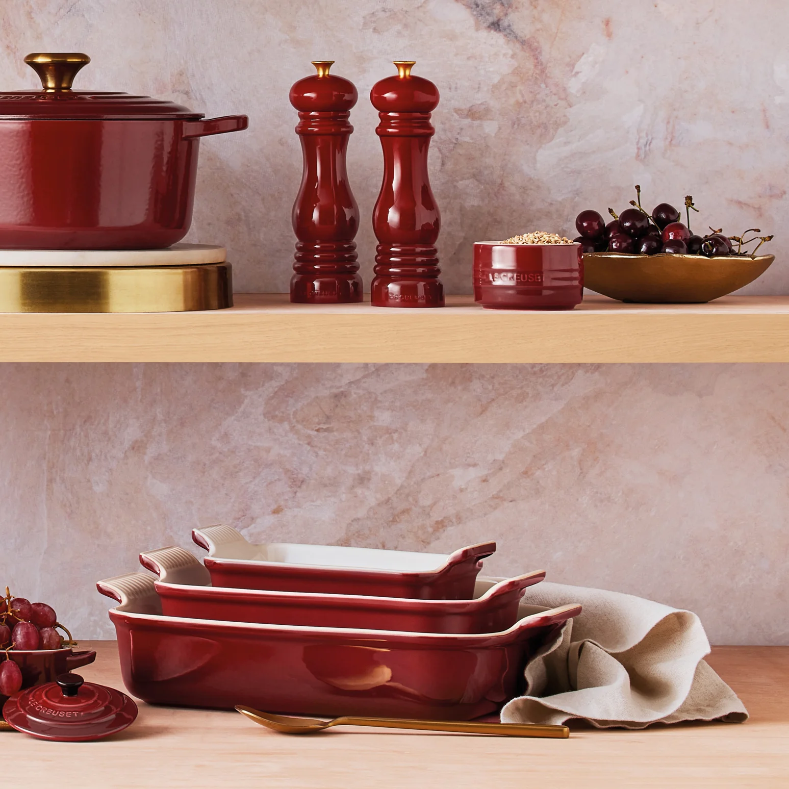 Le Creuset Deep Rectangular Dish 26cm Garnet - Image 6