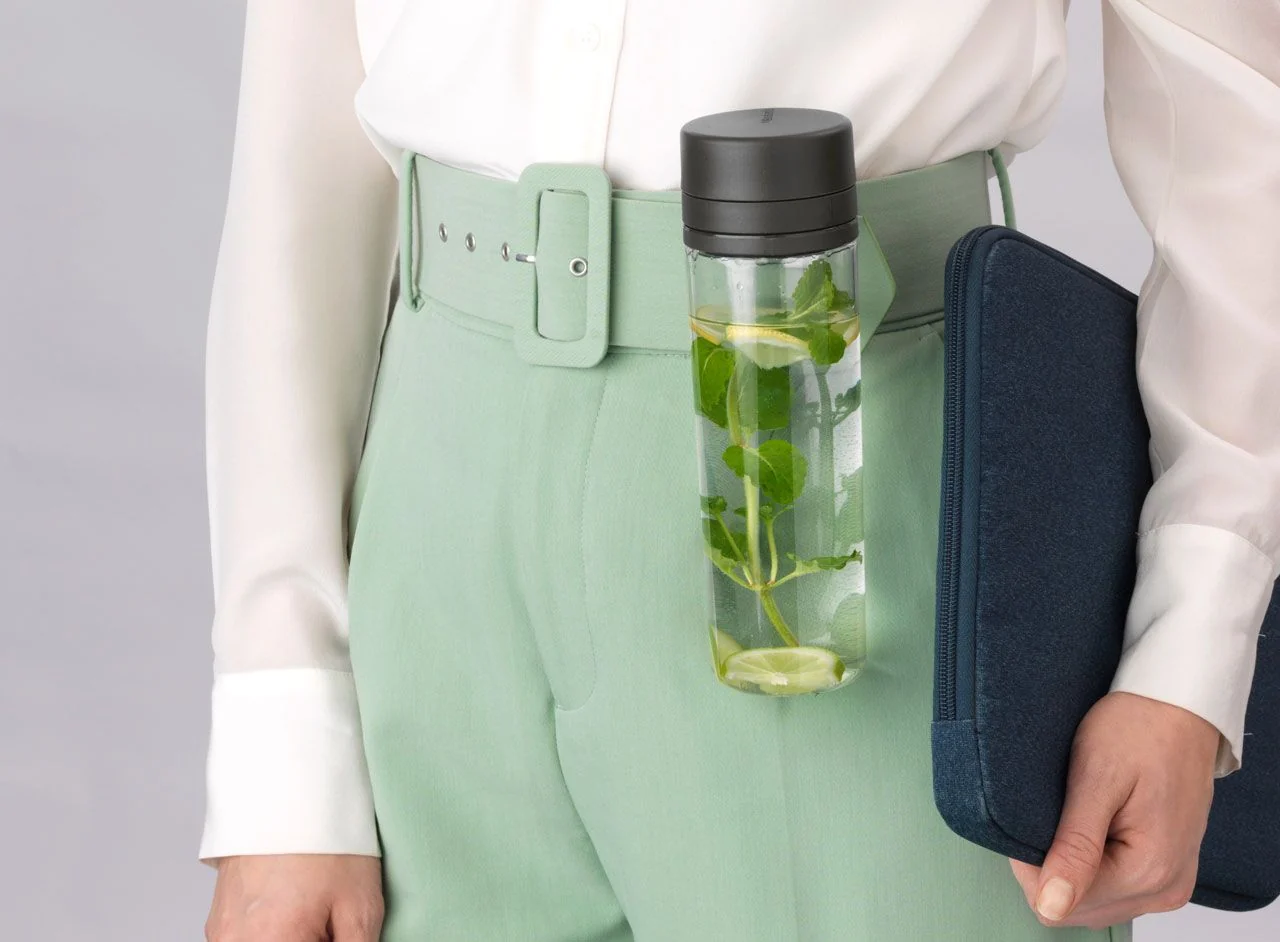 Make & Take Water Bottle With Strainer 0.5L Dark Grey - Image 3