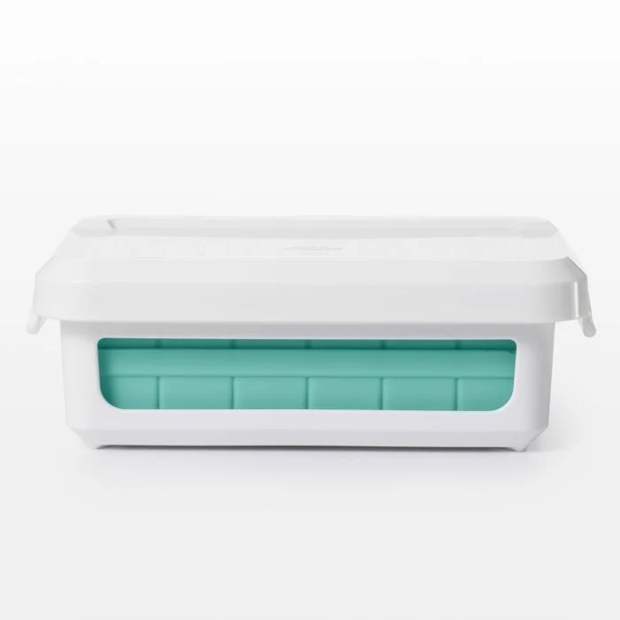 Oxo Covered Silicone Ice Cube Tray - Cocktail Cubes - Image 3