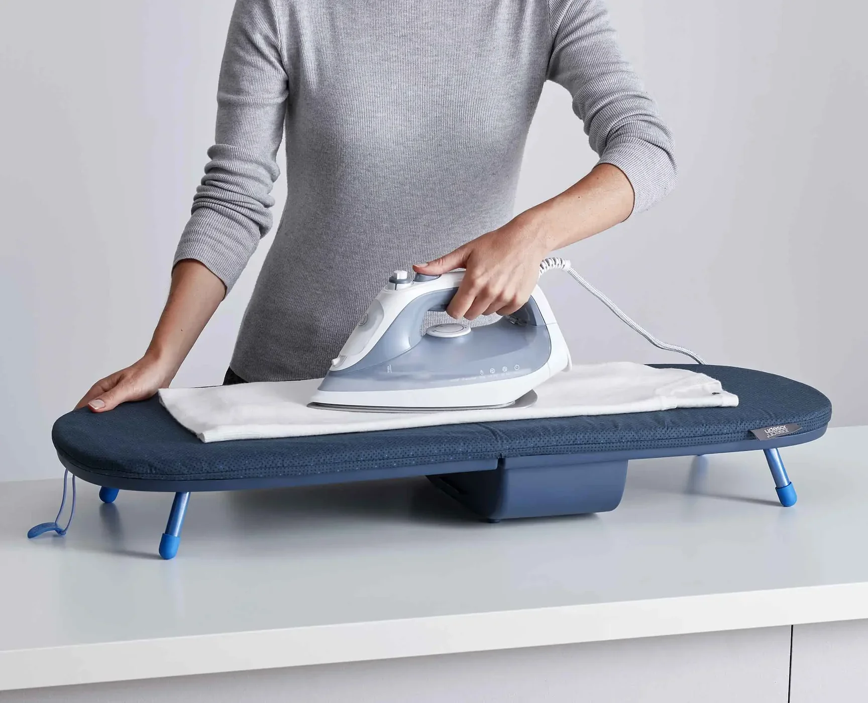 Pocket Plus Folding Table-Top Ironing Board Joseph Joseph - Image 6