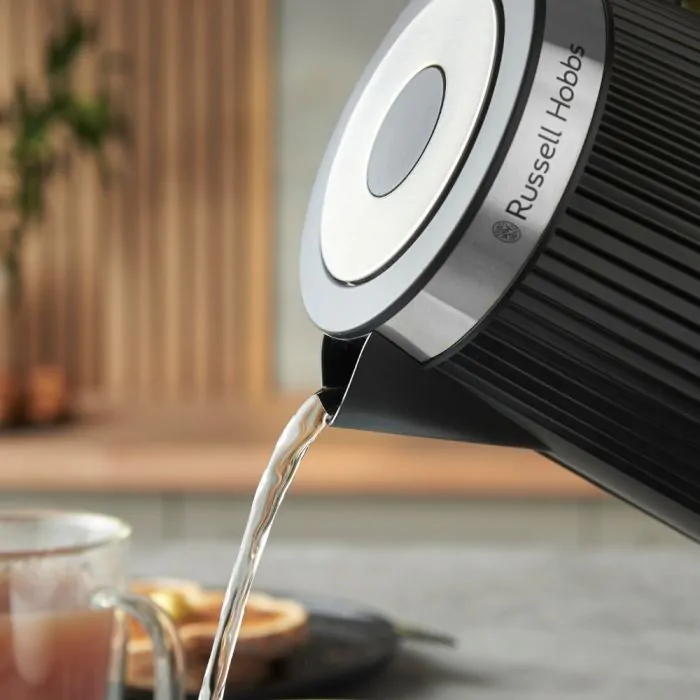 Russell Hobbs Bronte Kettle Black - Image 2