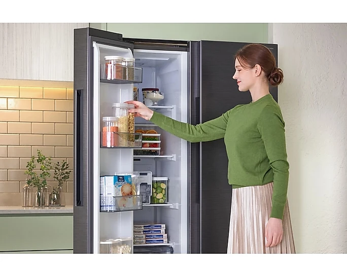 Samsung Plumbed Series 8 SBS American Fridge Freezer | Silver - Image 9