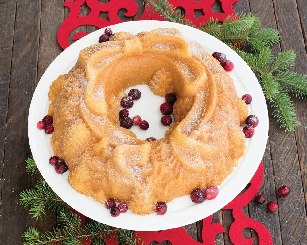 Silver Holiday Wreath Bundt Pan - Image 2